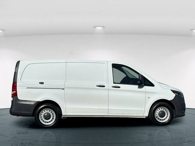Used 2023 Mercedes-Benz Metris image 8
