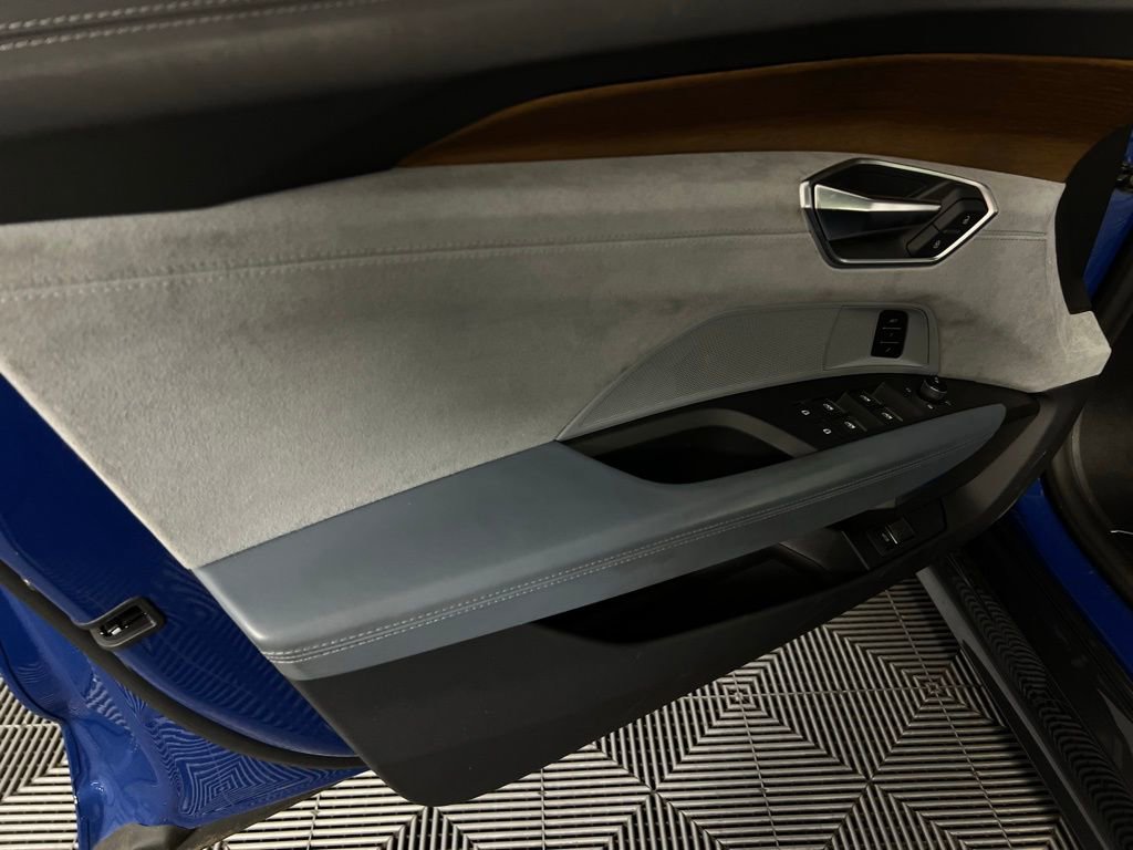 Used 2024 Audi e-tron GT Premium Plus image 23