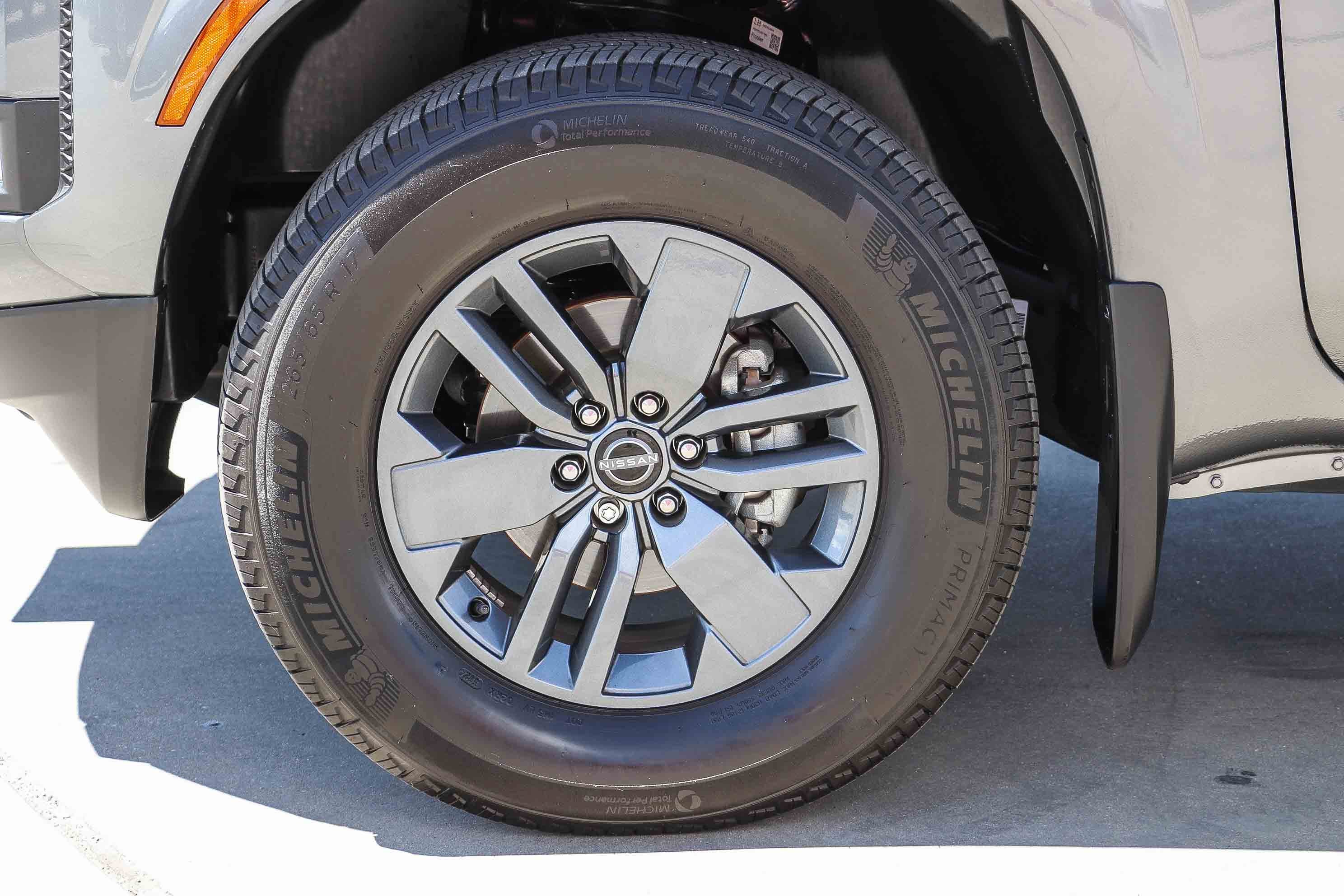 Used 2025 Nissan Frontier SV w/ SV Convenience Package RWD image 10