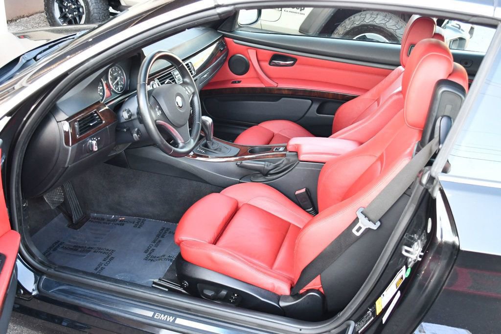 Used 2011 BMW 335i Convertible image 17