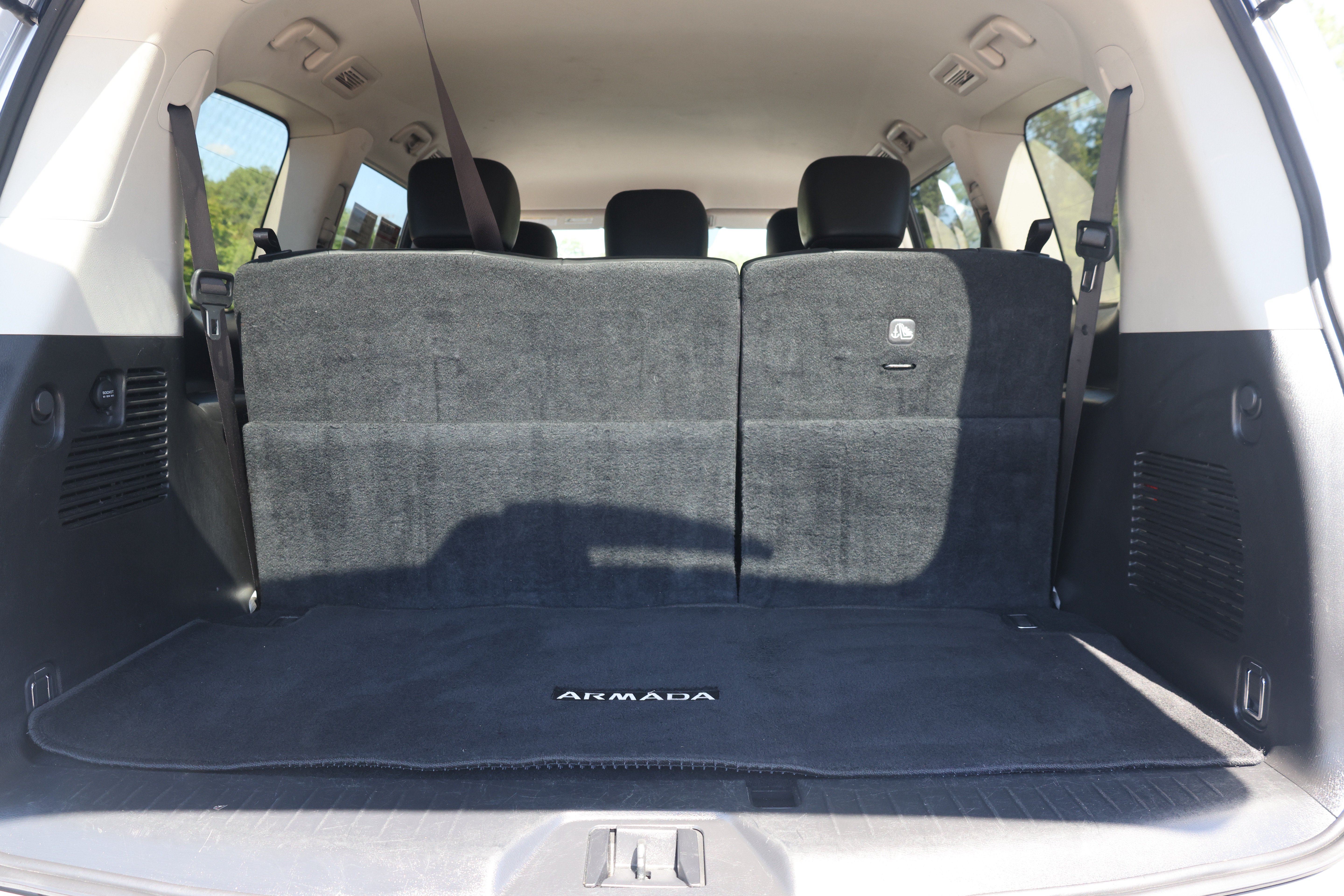 Used 2024 Nissan Armada SV RWD image 16