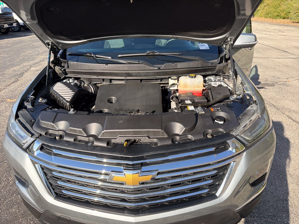 Used 2023 Chevrolet Traverse LT FWD image 32