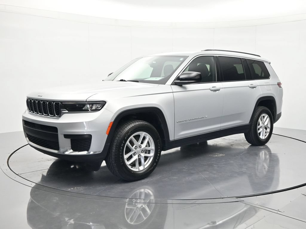 Used 2024 Jeep Grand Cherokee L Laredo RWD image 1