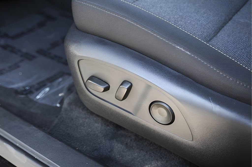 Used 2025 GMC Acadia Elevation AWD/4WD image 9