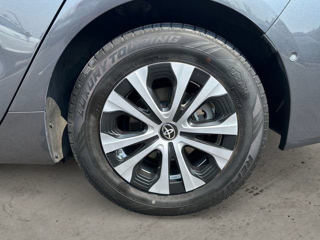 Used 2020 Toyota Prius LE AWD/4WD image 9