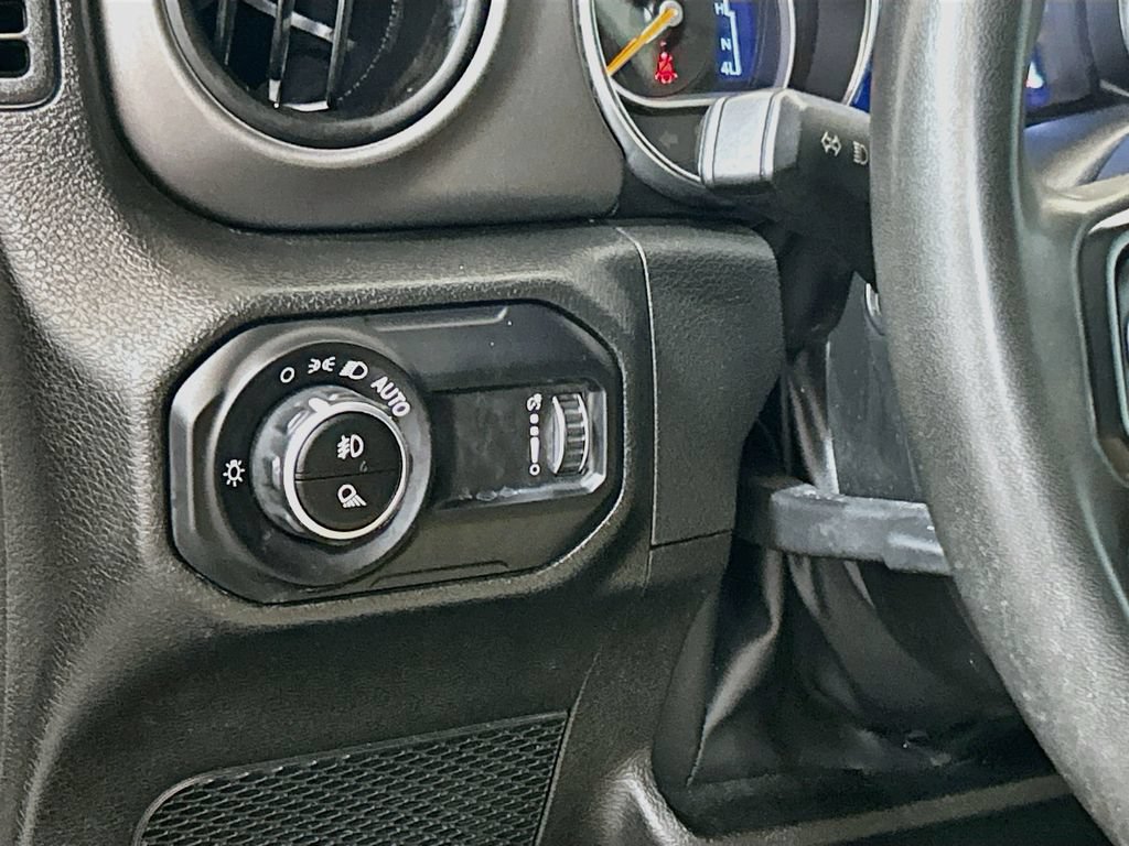 Used 2023 Jeep Gladiator Mojave AWD/4WD image 8