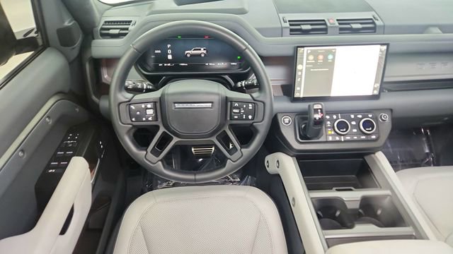 Used 2025 Land Rover Defender 110 X image 35