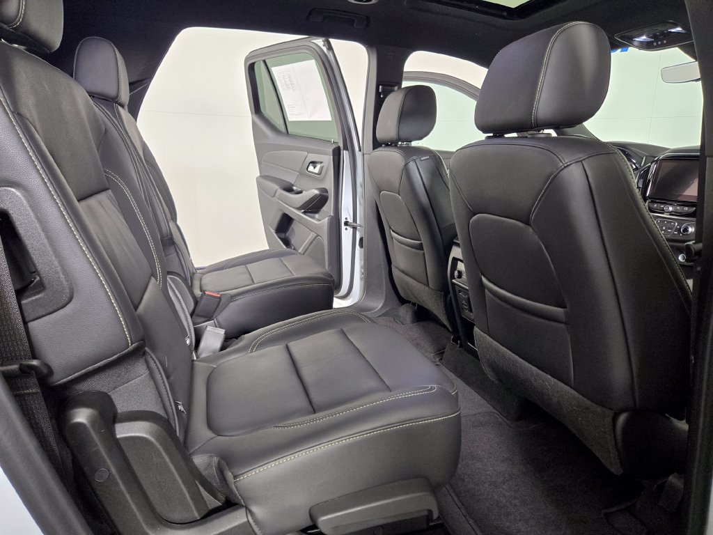 Certified 2023 Chevrolet Traverse LT w/ LT Premium Package AWD/4WD image 13