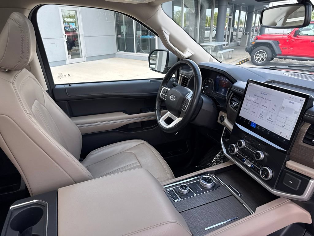 Used 2024 Ford Expedition Max Limited AWD/4WD image 40