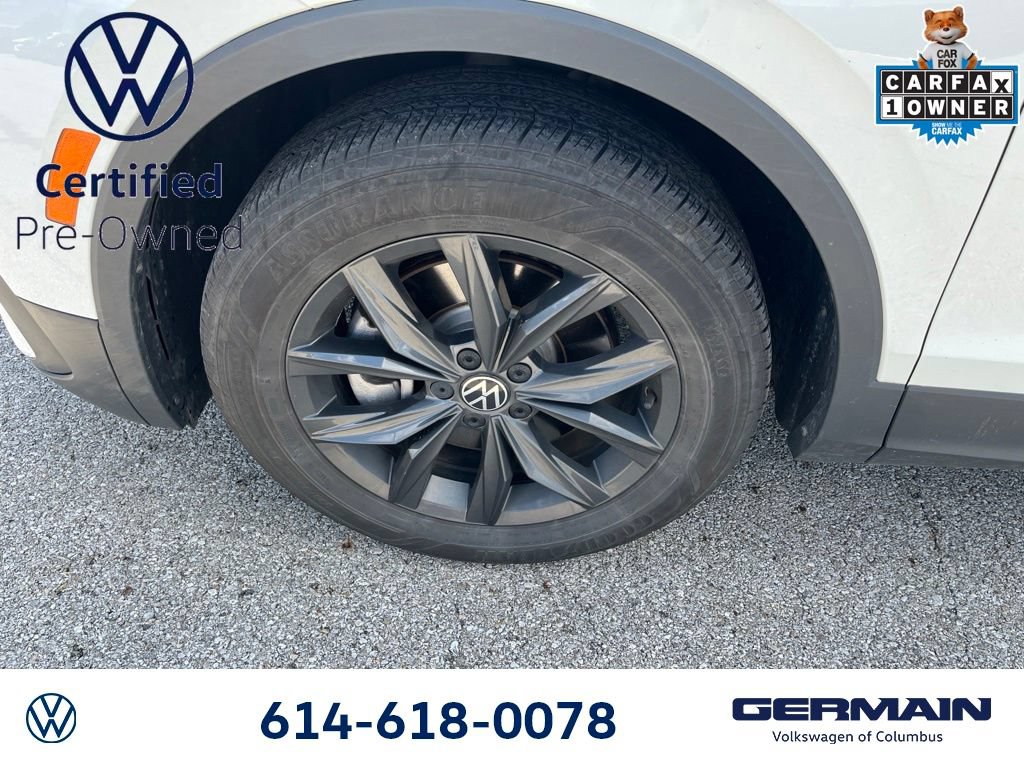 Certified 2024 Volkswagen Tiguan SE w/ Panoramic Sunroof Package AWD/4WD image 18