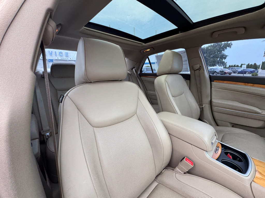Used 2014 Chrysler 300 C RWD image 11