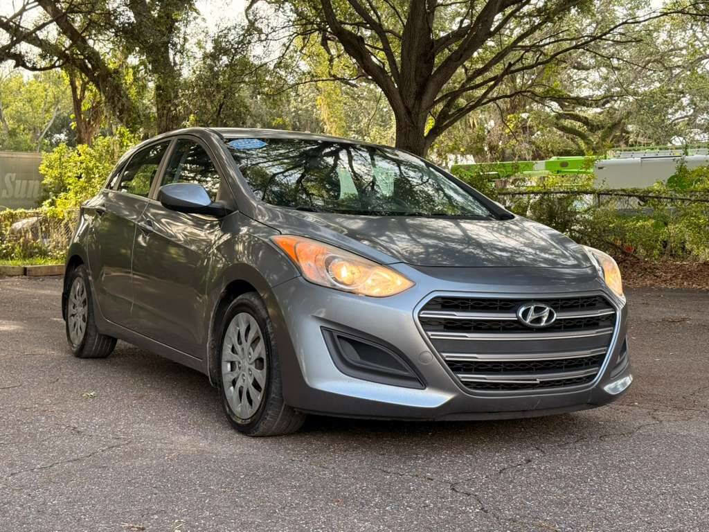 Used 2016 Hyundai Elantra GT FWD image 3