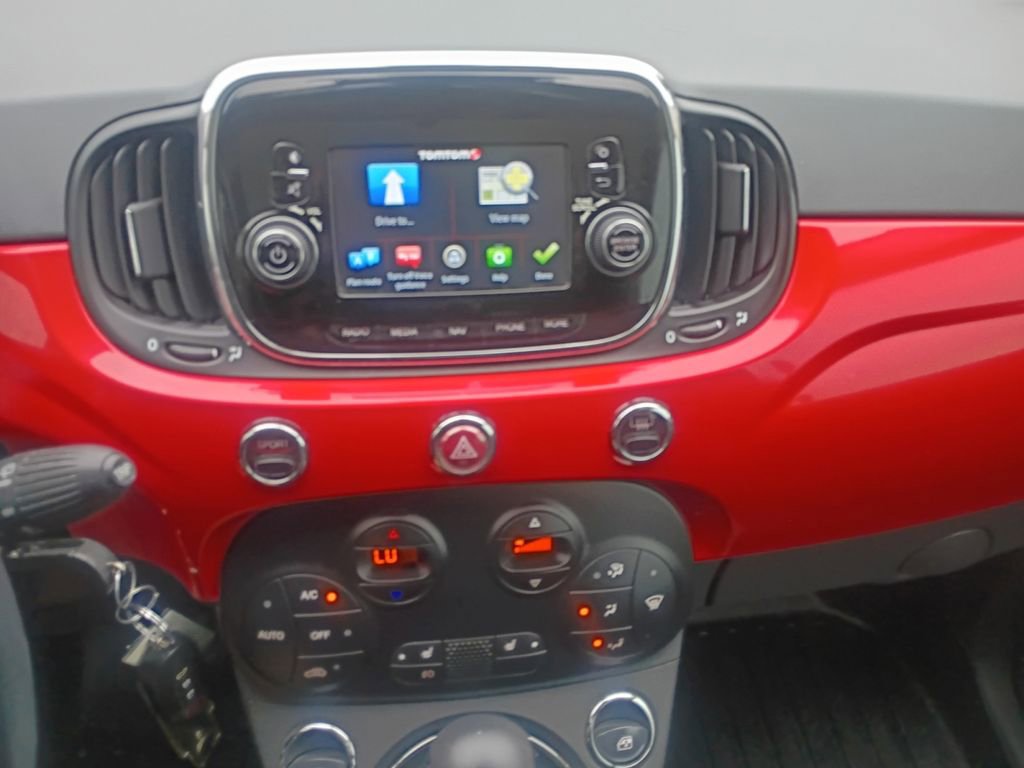 Used 2017 FIAT 500 Lounge image 8