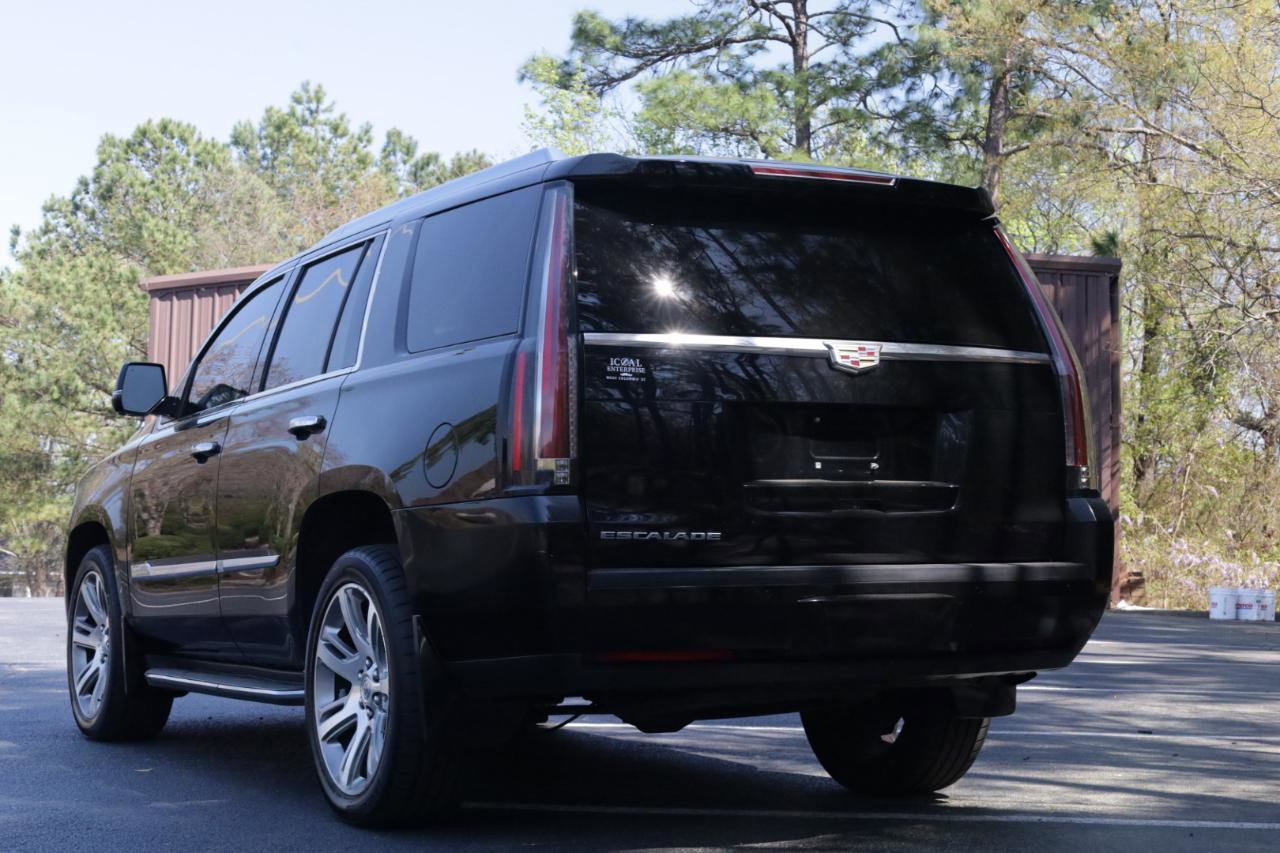Used 2016 Cadillac Escalade Luxury image 3