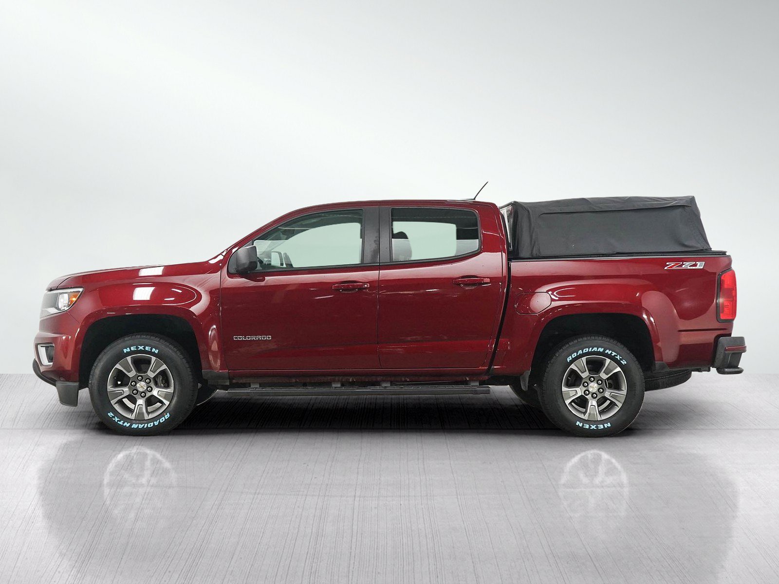 Used 2018 Chevrolet Colorado Z71 AWD/4WD image 2