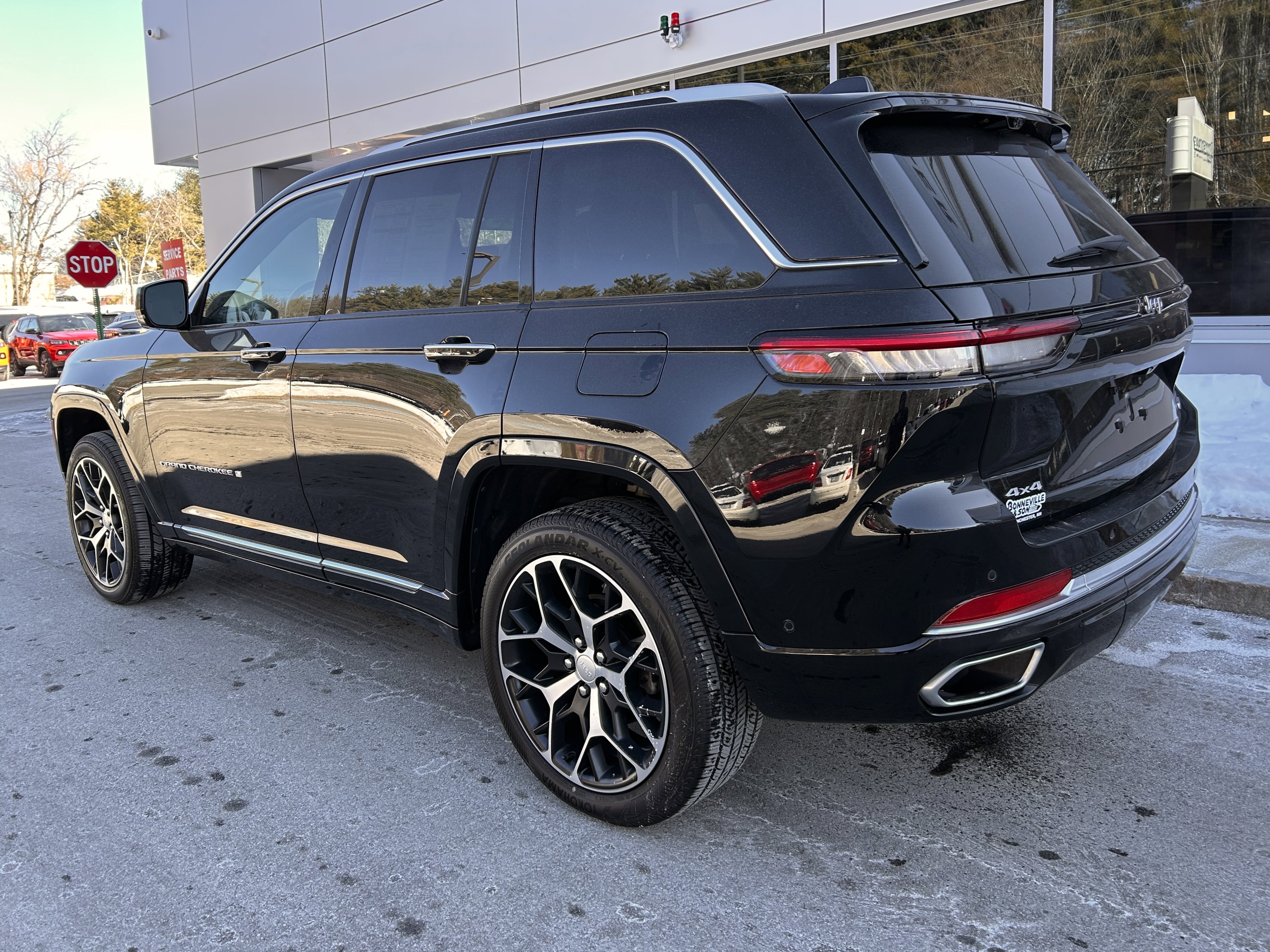 Certified 2023 Jeep Grand Cherokee Summit image 8