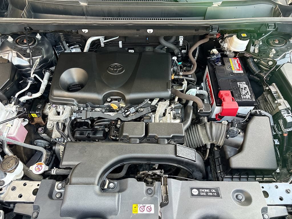 Used 2021 Toyota RAV4 XLE Premium AWD/4WD image 29