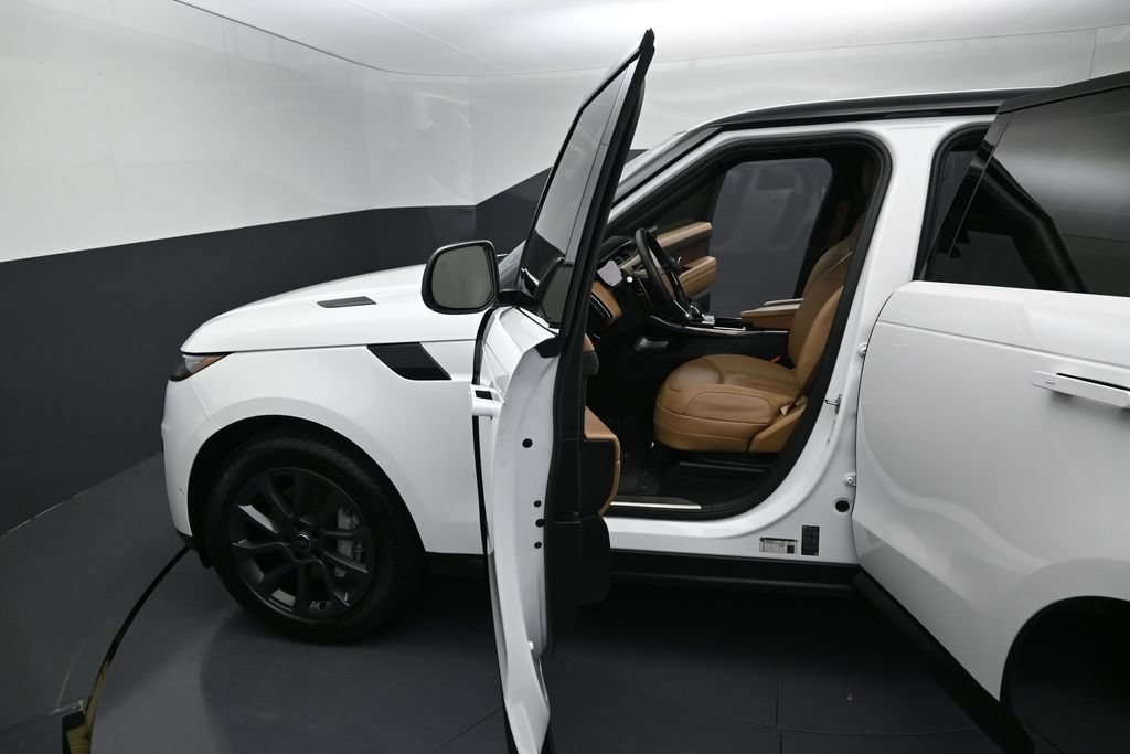 Used 2024 Land Rover Range Rover Sport SE AWD/4WD image 13
