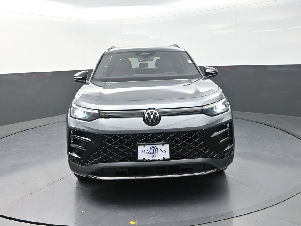 New 2026 Volkswagen Tiguan SE R-Line image 2