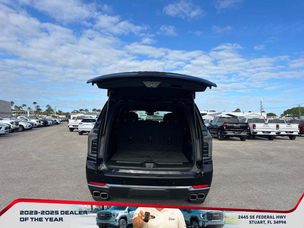Used 2025 Chevrolet Suburban High Country w/ Sun And Tow Package image 17