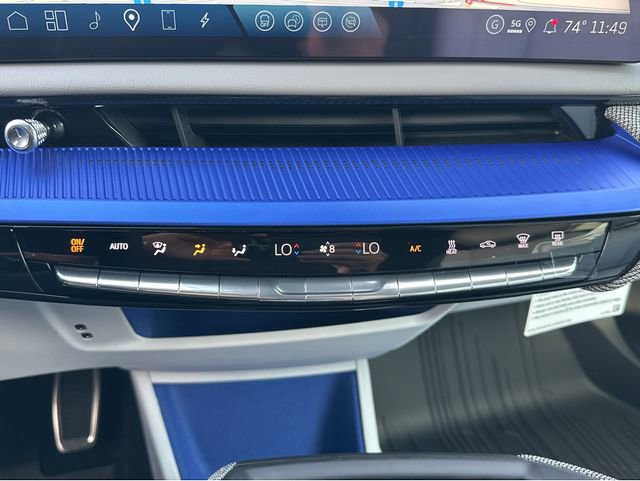 New 2026 Cadillac Optiq Luxury 1 image 19