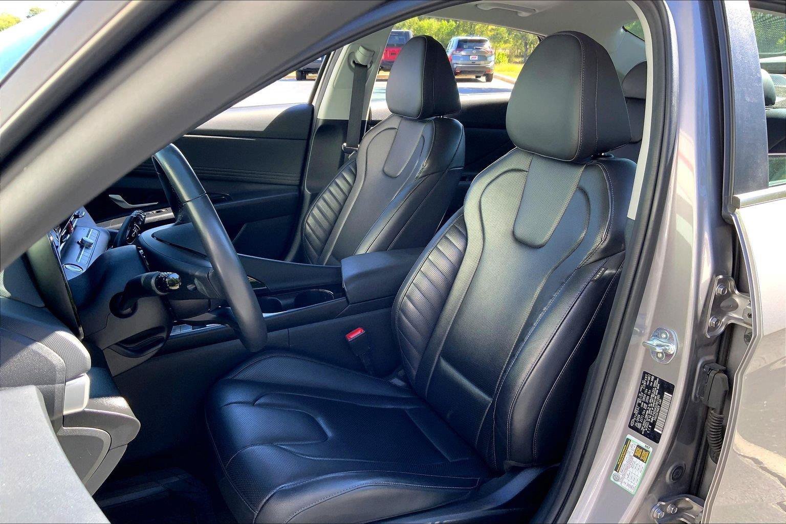 Used 2025 Hyundai Elantra Limited FWD image 24