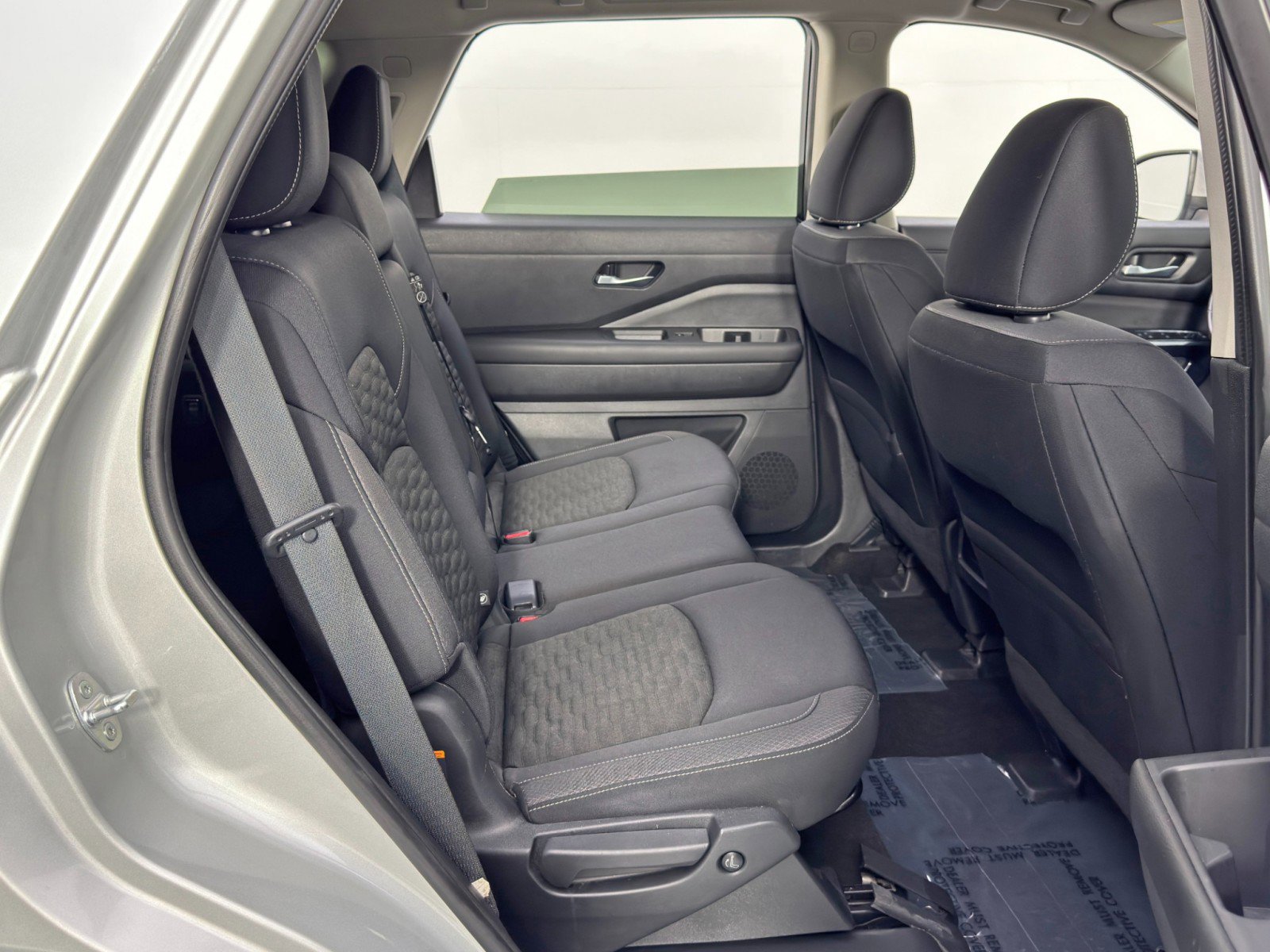 Used 2022 Nissan Pathfinder SV image 37