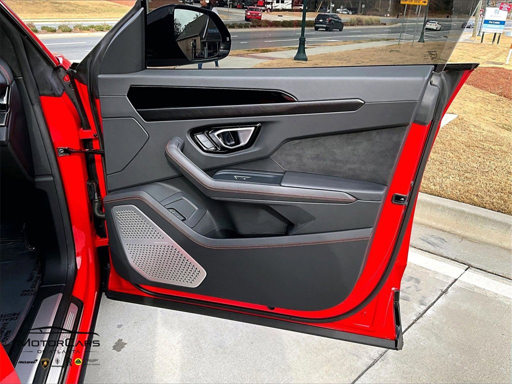 Used 2023 Lamborghini Urus S image 21