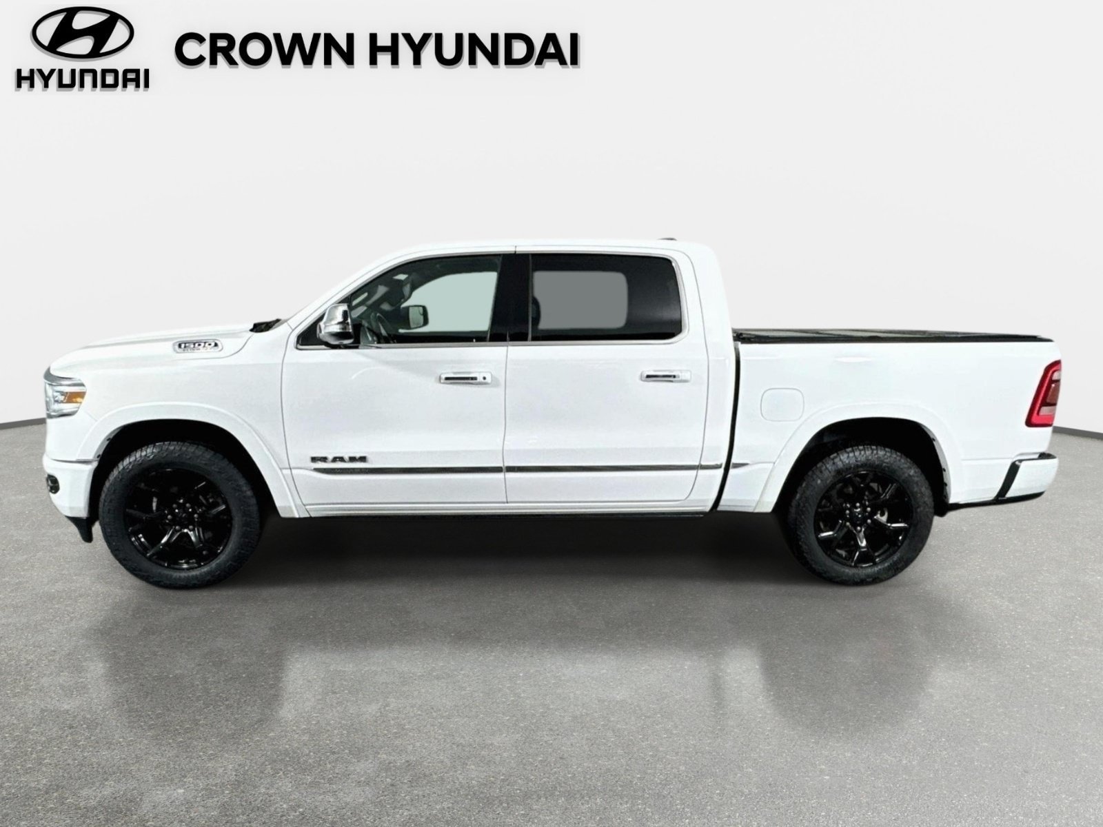 Used 2021 RAM 1500 Limited w/ Body Color Bumper Group AWD/4WD image 9