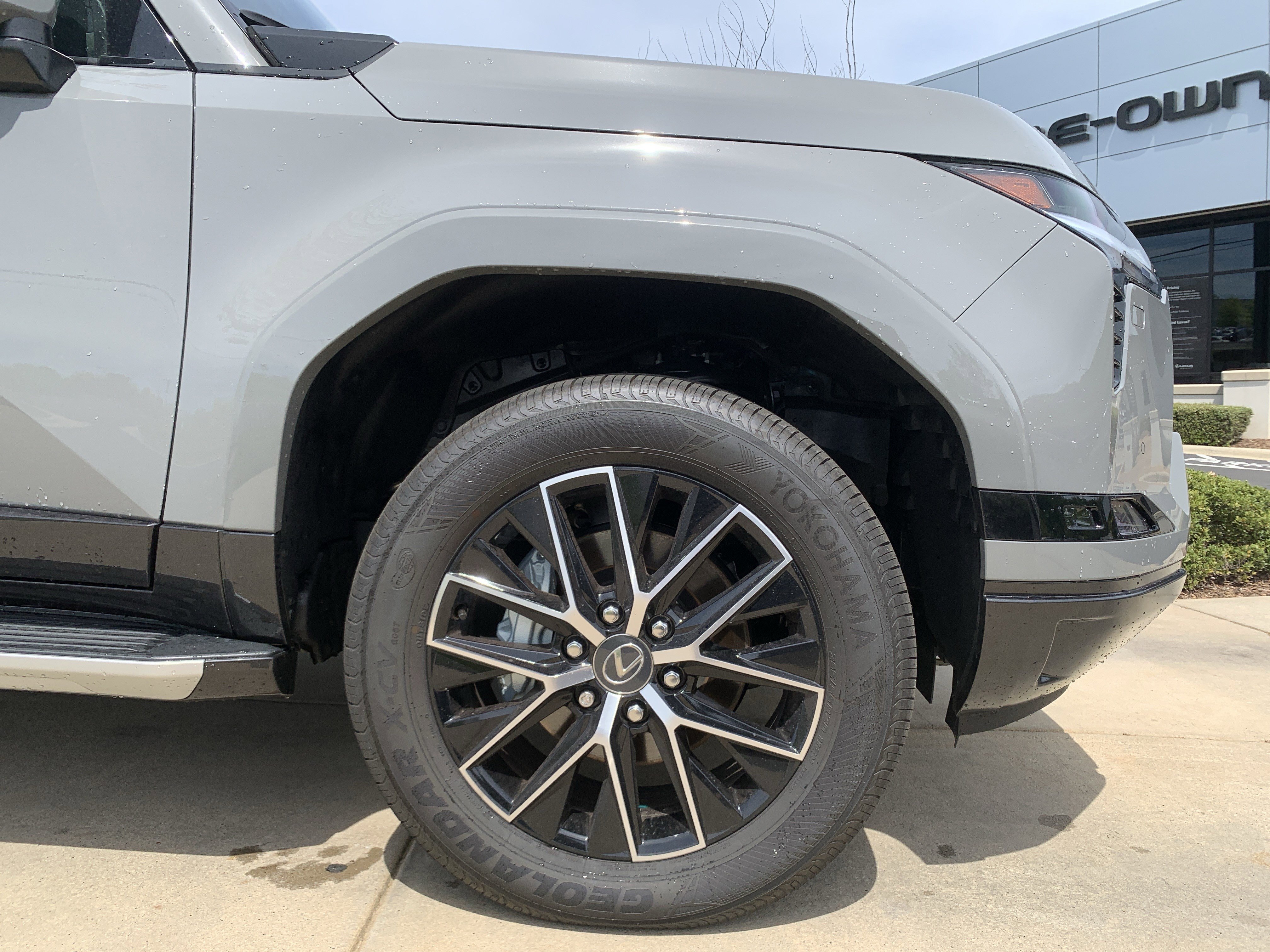 Certified 2026 Lexus GX 550 w/ Accessory Package (ZB) image 13