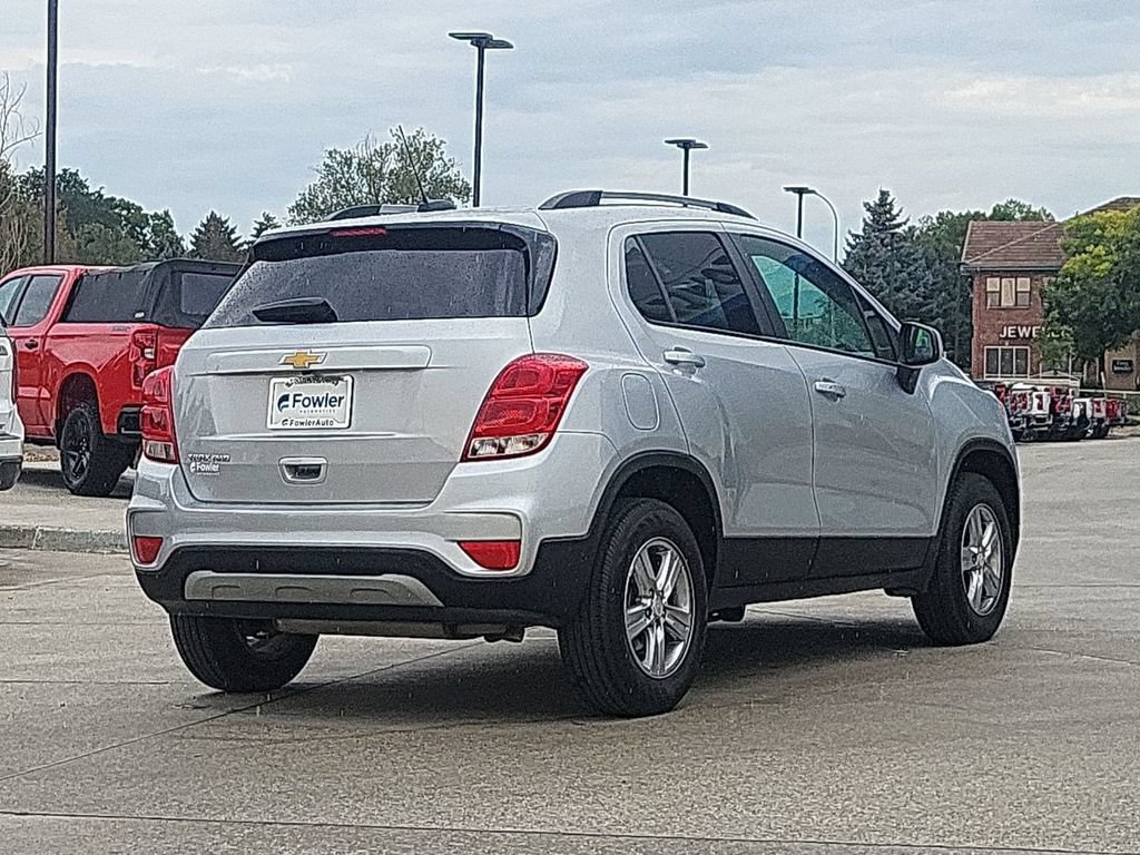 Used 2022 Chevrolet Trax LT w/ LT Convenience Package AWD/4WD image 8