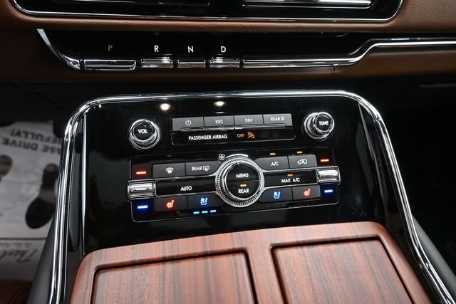 Certified 2023 Lincoln Navigator Reserve AWD/4WD image 18