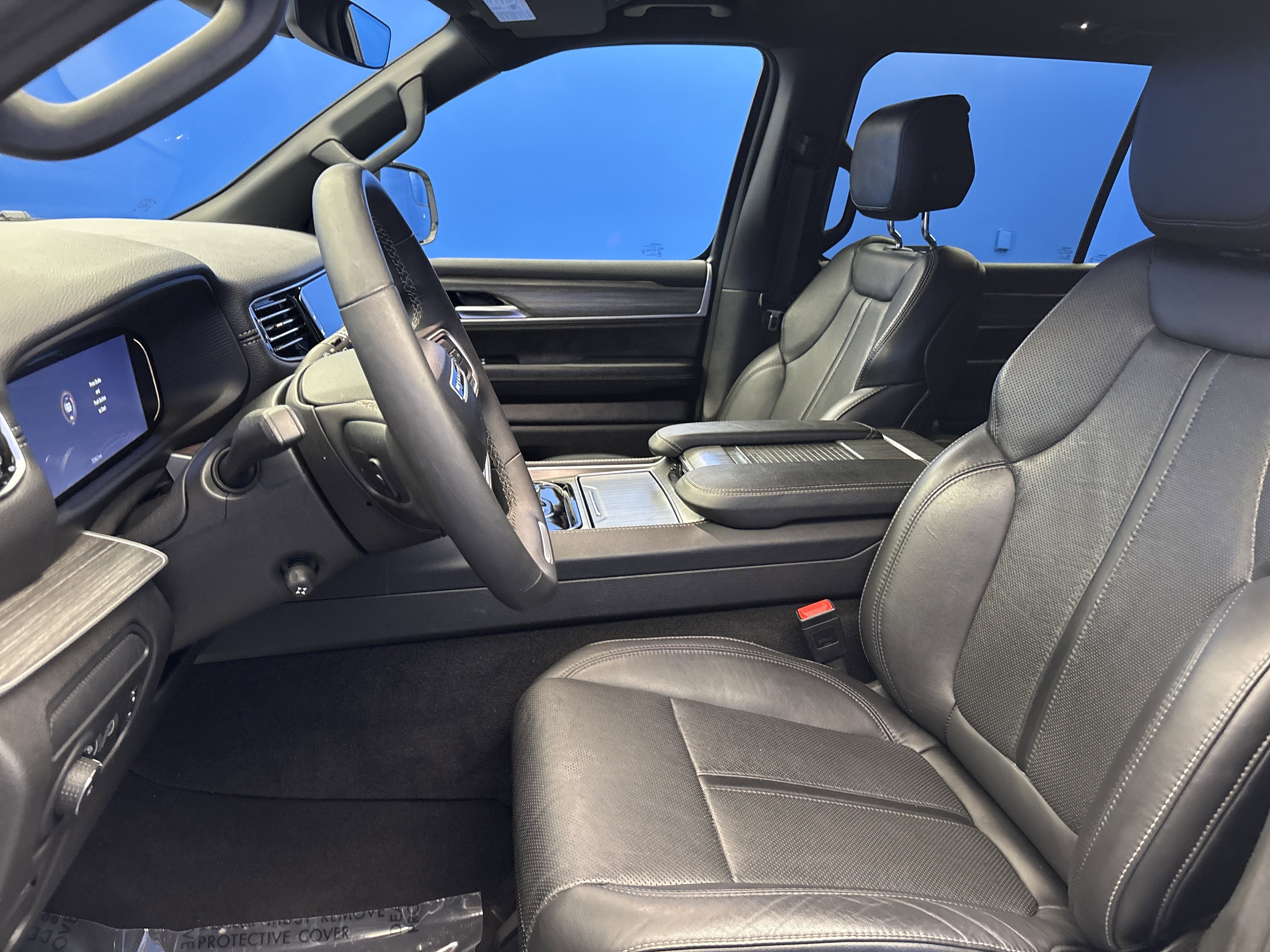 Used 2024 Jeep Wagoneer L Series II w/ Flexible Seating Group image 12