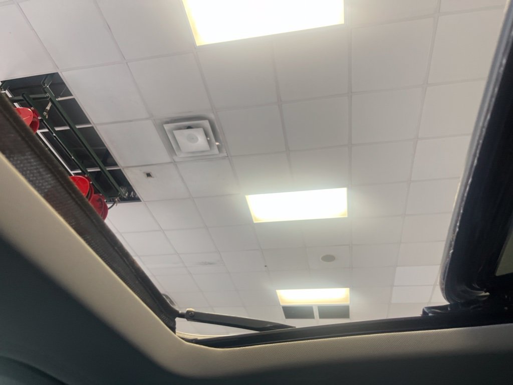 Used 2019 Chevrolet Traverse Premier w/ Redline Edition AWD/4WD image 9