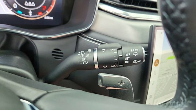 Used 2025 Jaguar F-PACE R-Dynamic S image 41