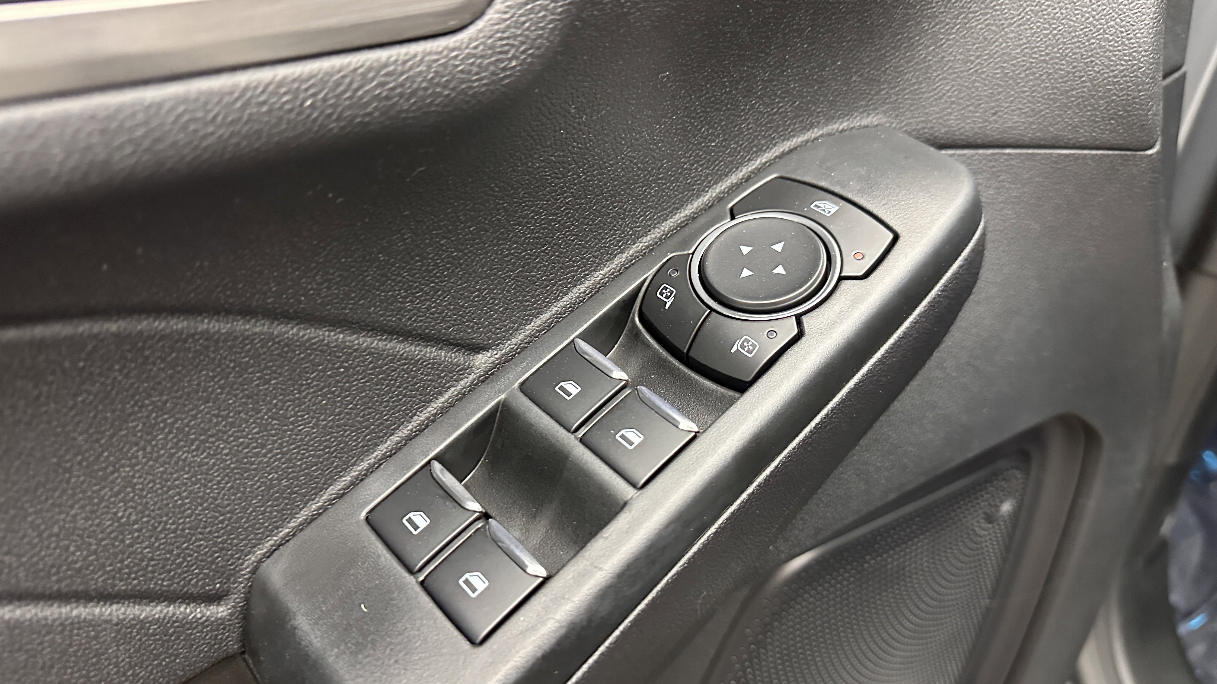 Used 2022 Ford Escape Titanium AWD/4WD image 12