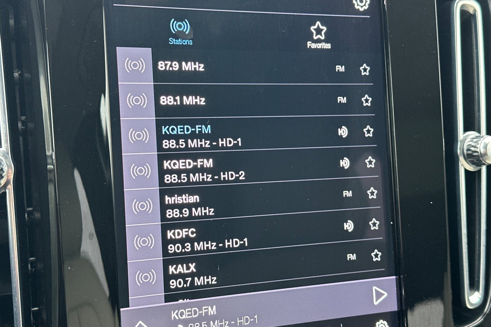 Used 2023 Volvo XC40 B5 Ultimate w/ Protection Package Premier image 20