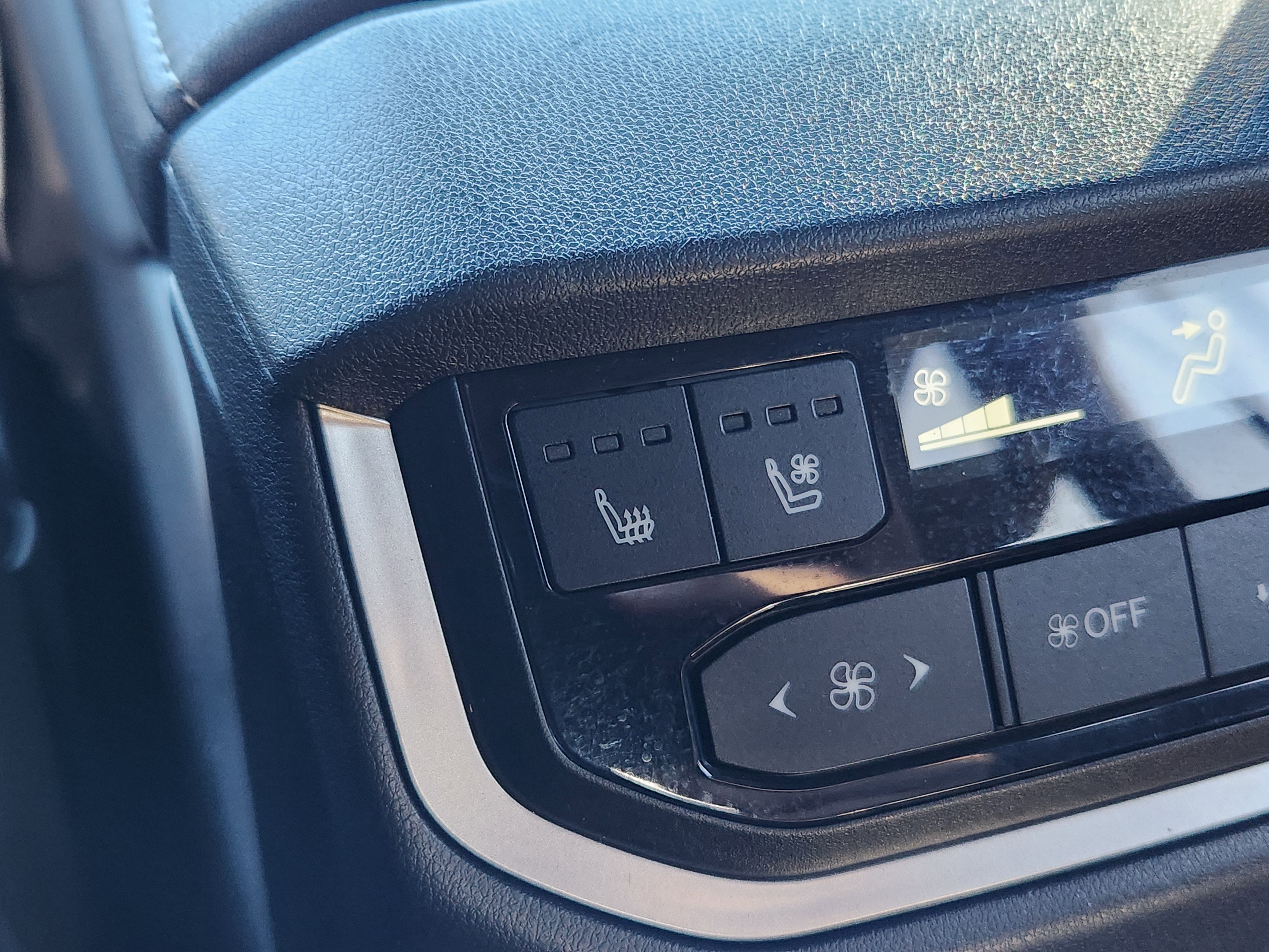 Used 2025 Lexus TX 500h AWD w/ Technology Package image 18