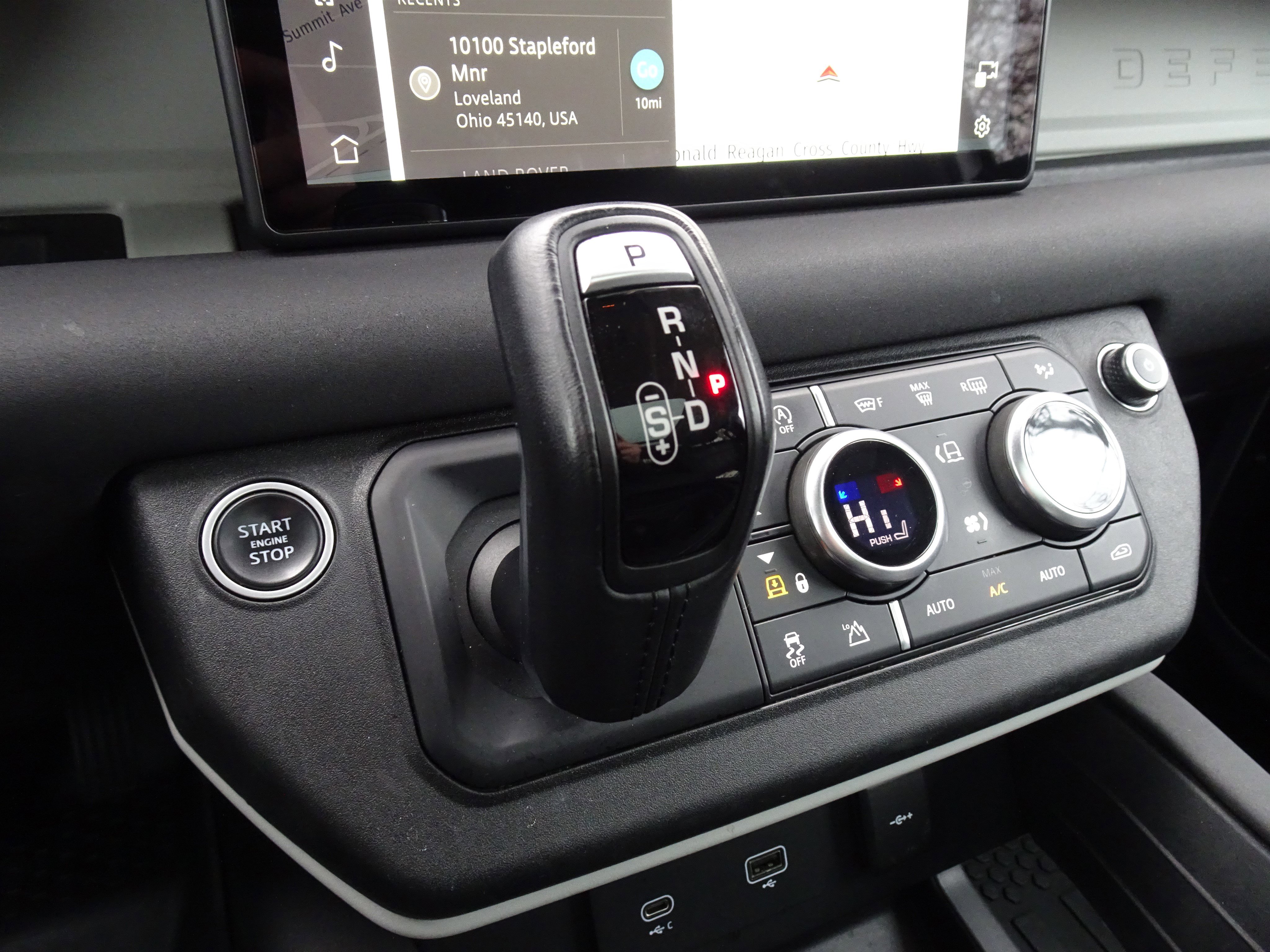 Used 2020 Land Rover Defender 110 SE image 30