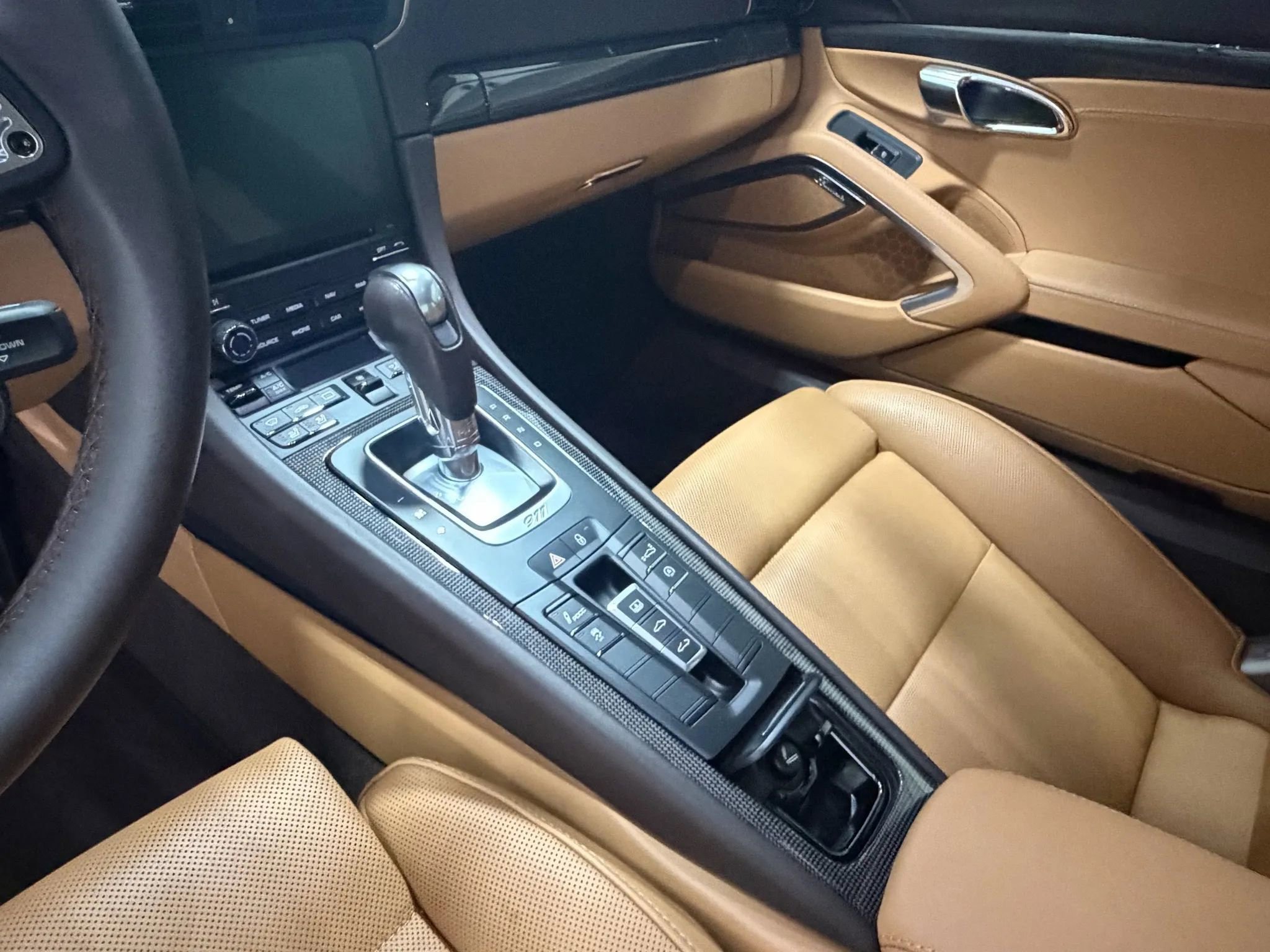 Used 2017 Porsche 911 Turbo S image 24