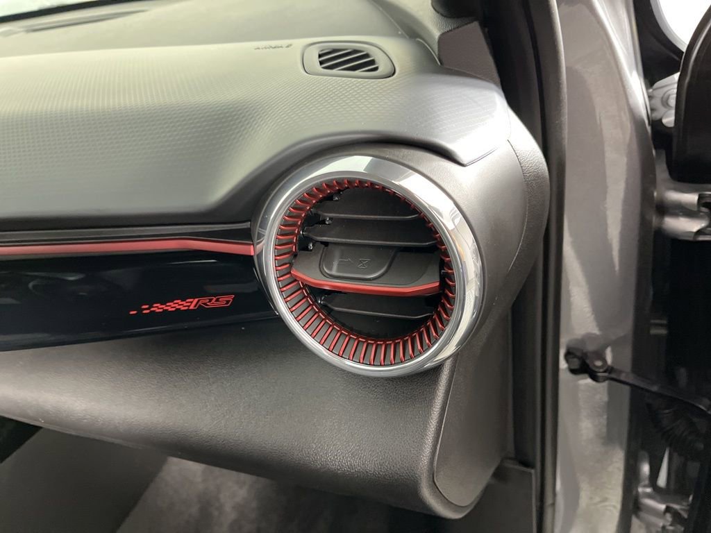Used 2025 Chevrolet Trax RS w/ Sunroof Package FWD image 18