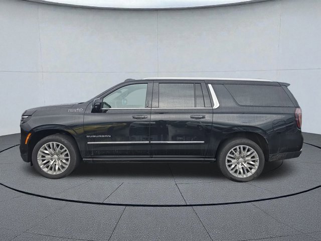 Used 2025 Chevrolet Suburban High Country image 2