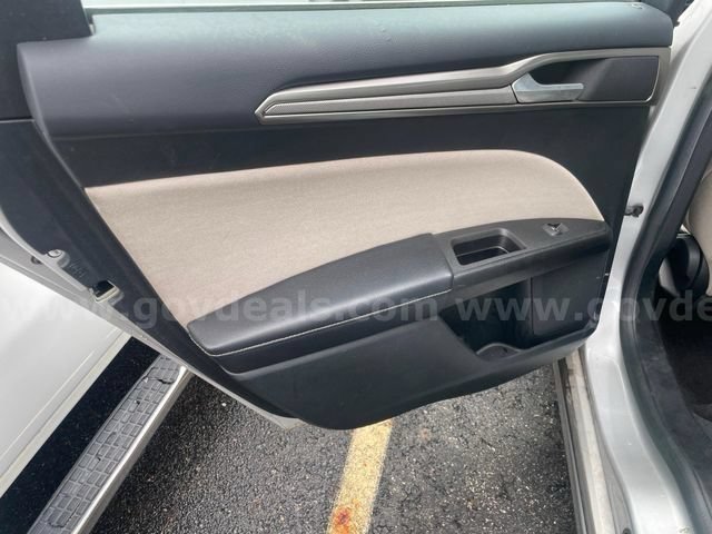 Used 2017 Ford Fusion S FWD image 20