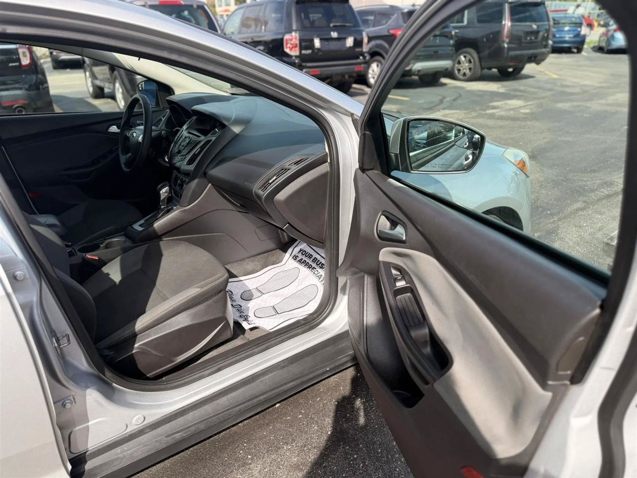 Used 2012 Ford Focus SE FWD image 25
