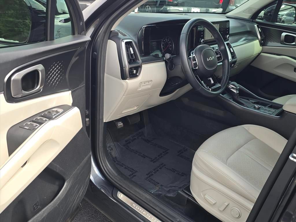 Certified 2023 Kia Sorento S FWD image 9