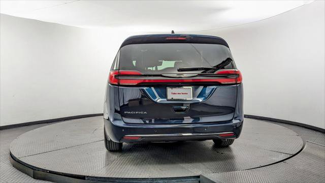 Used 2025 Chrysler Pacifica Select FWD image 7