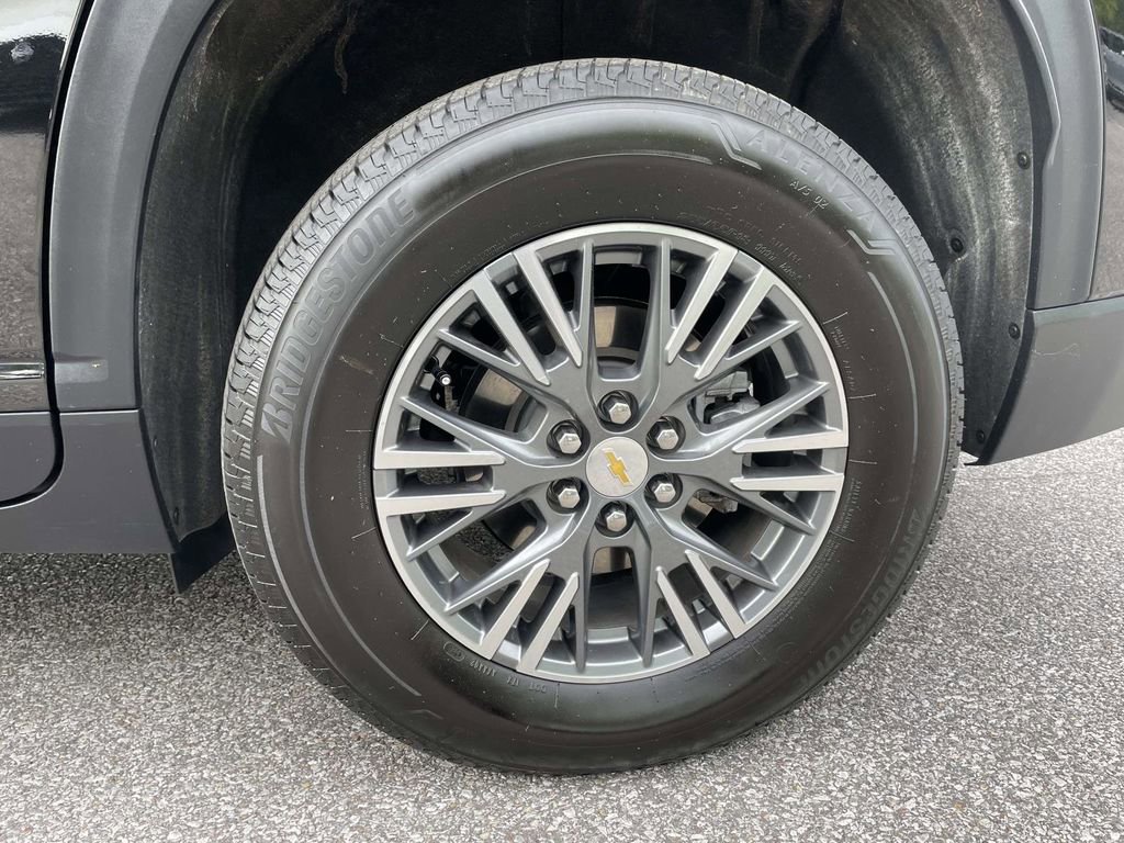 Used 2025 Chevrolet Traverse LT FWD image 10