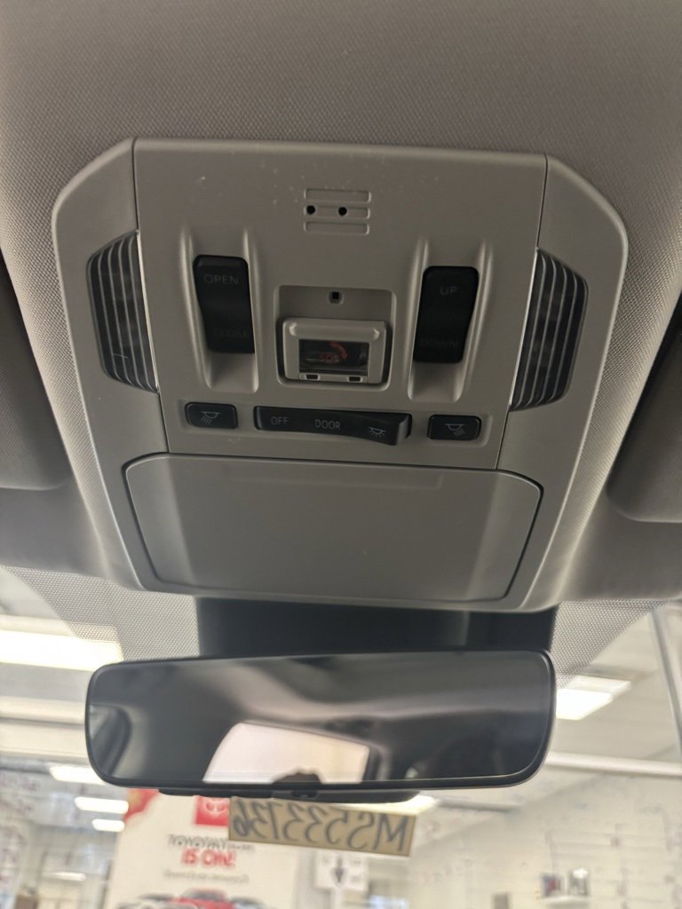 Used 2021 Toyota Highlander XLE image 20