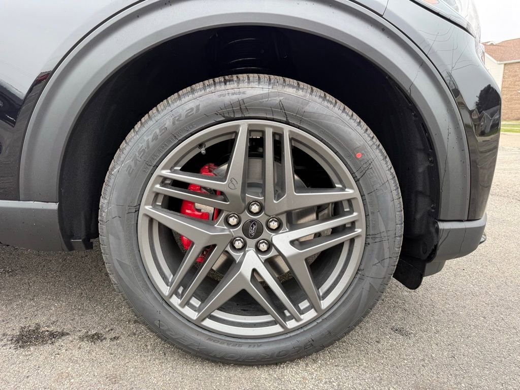 New 2026 Ford Explorer ST-Line w/ ST-Line Street Pack image 13