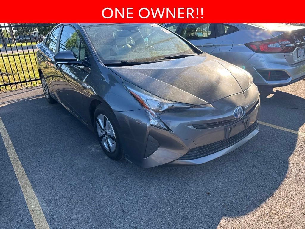 Used 2017 Toyota Prius Four FWD image 3